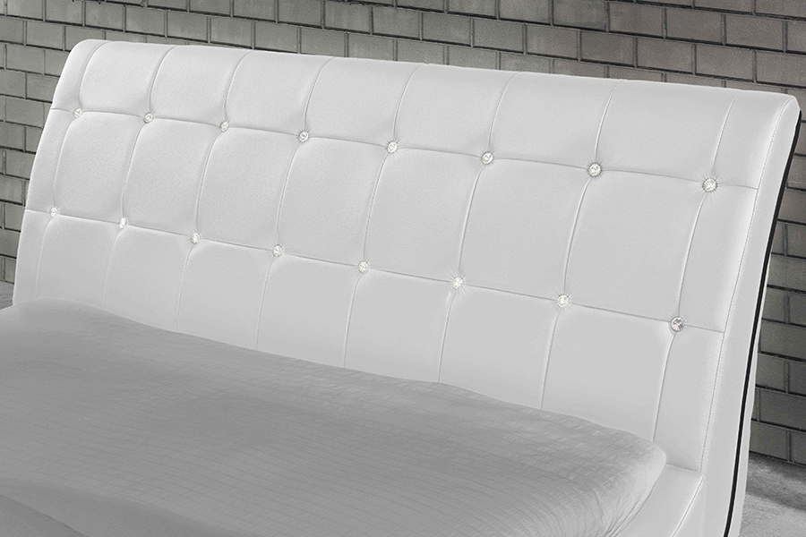 1144 Struktur kayu padu Hiasan berlian Katil upholsteri