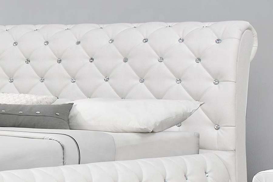 1586 Katil Upholsteri Bingkai Kayu Lembut Kulit PU Putih