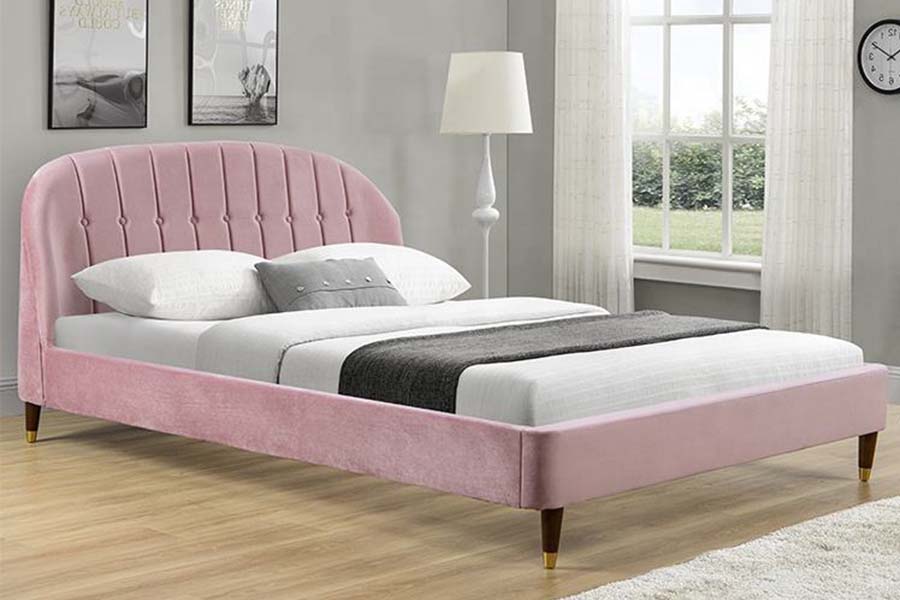 Fabrik Baldu Merah Jambu 1598 dengan Katil Upholsteri Panel Kayu